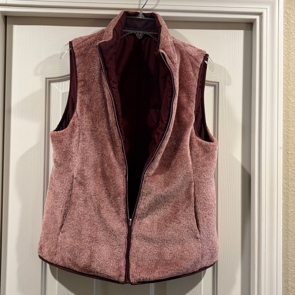 Free Country Women's Reversible Quilted Puffer Vest - Burgundy size M like new - Picture 6 of 7